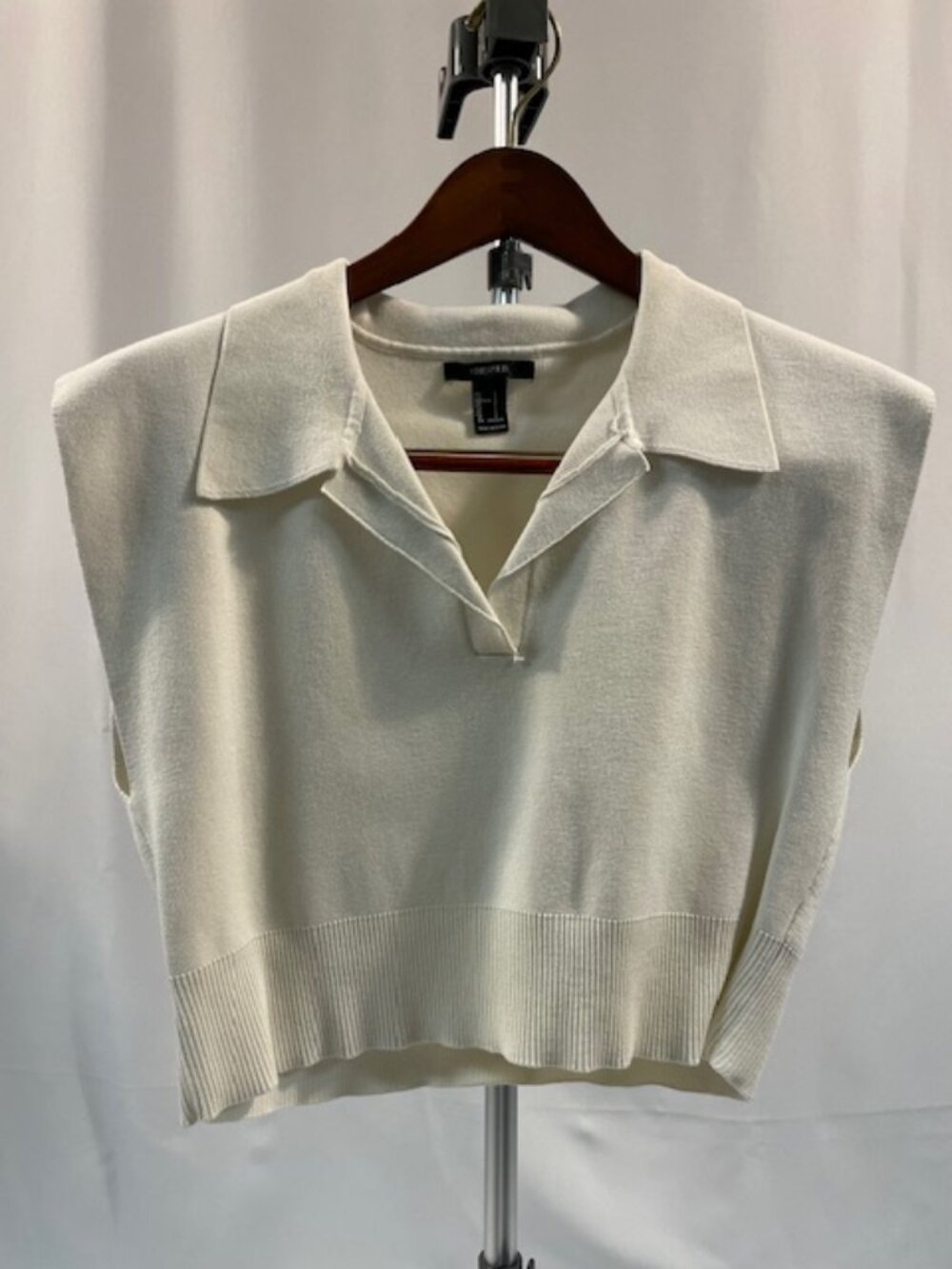 Ladies Forever 21 Sleeveless Cropped Sweater with Collar